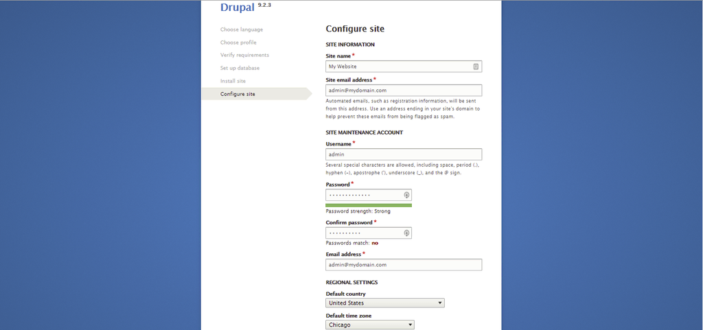 Vul de onderdelen site informatie, site onderhoud account en regionale instellingen in. Klik daarna op Opslaan en doorgaan om de Drupal installatie te voltooien.